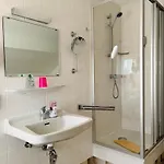 Zum Hobel Hotel 2*